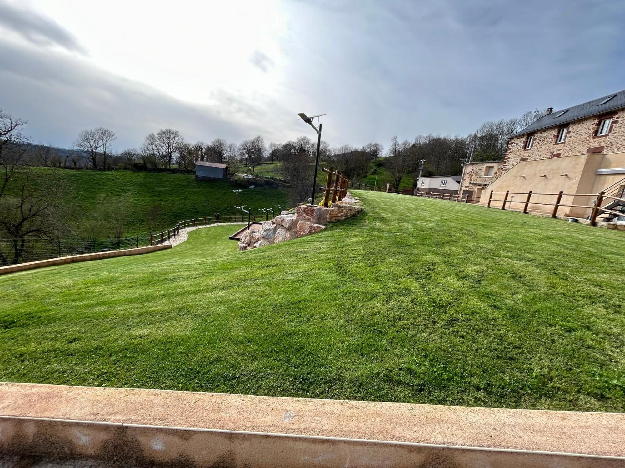 Le Domaine Du Bez Gite De Michel Piscine Sauna Hammam Spa Saint-Laurent-dʼOlt المظهر الخارجي الصورة
